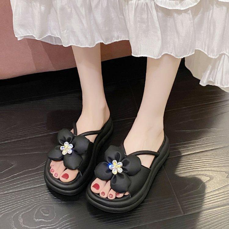 Internet Celebrity Muffin Thick-bottomed Flower Rhinestone Outside Wearing Cool Slippers Female 2025 Summer Skirt Little Fairy Versatile One-word Drag