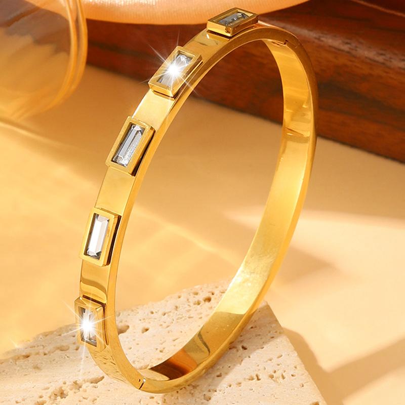 European and American Fashionable Square Emerald Open Titanium Steel Bracelet for Women, Versatile