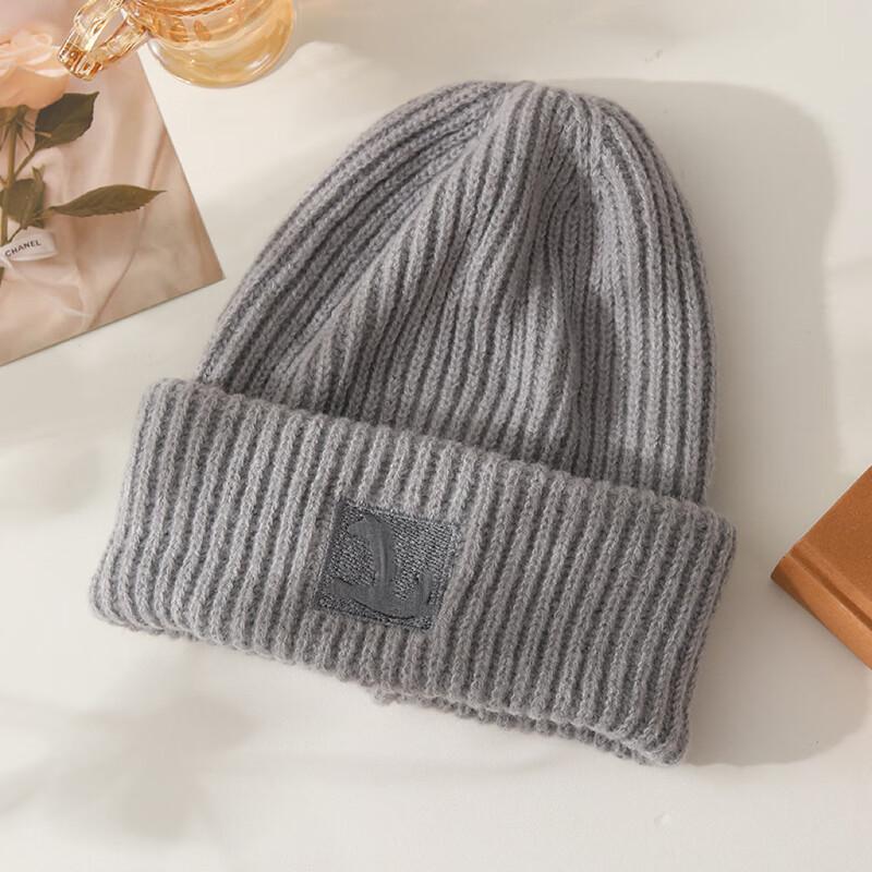 Women's Embroidered Thick Knitted Beanie