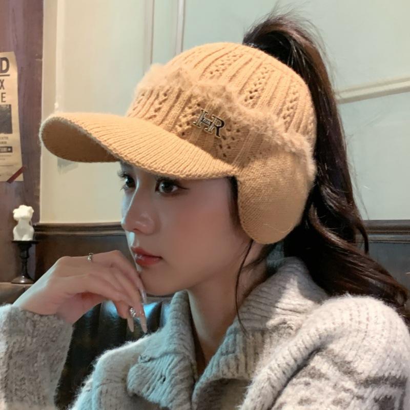 Autumn and Winter Knitted Empty Top Hat, Letter Plush Duck Tongue Wool Hat, Women's Outdoor Cycling Windproof Ear Hat