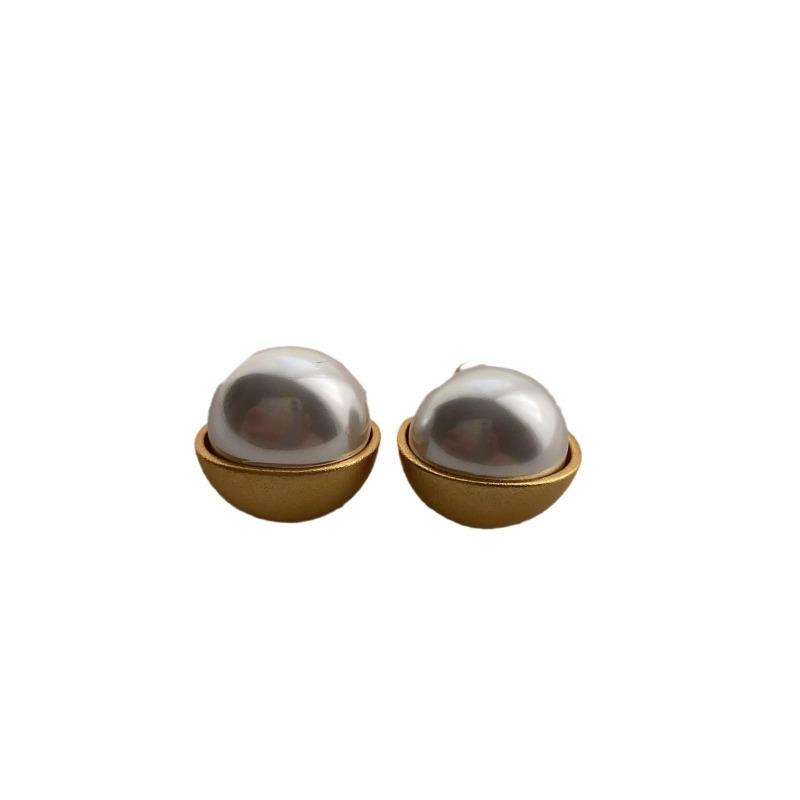 Simple Western Antique Hemisphere Pearl Stud Earrings French Earrings Niche High-End Light Luxury