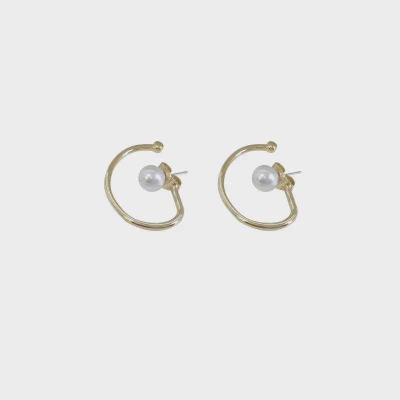 2022 Trendy Pearl Design Earrings: Simple, Elegant, High-End Light Luxury for Women