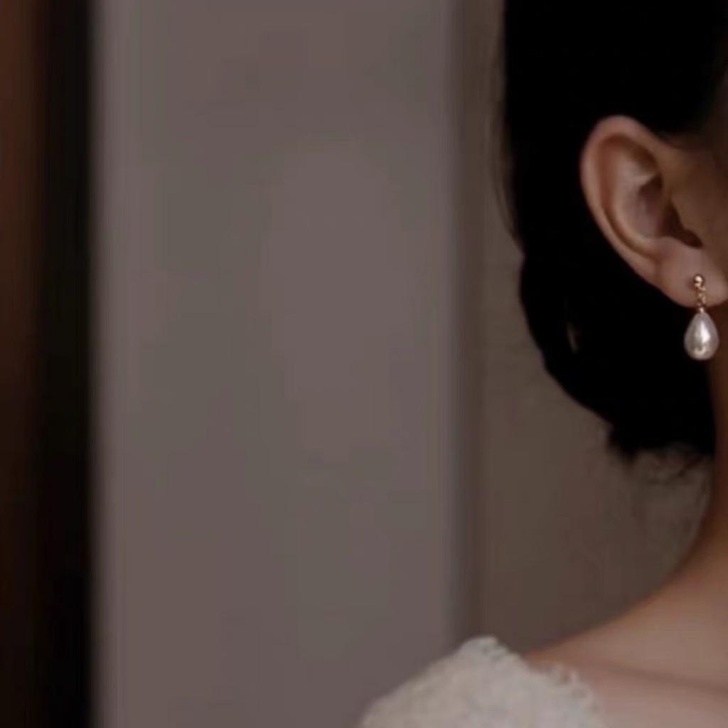 Water drop pearl earrings women's 2024 new trendy temperament baroque earrings silver needle earrings light luxury niche wholesale