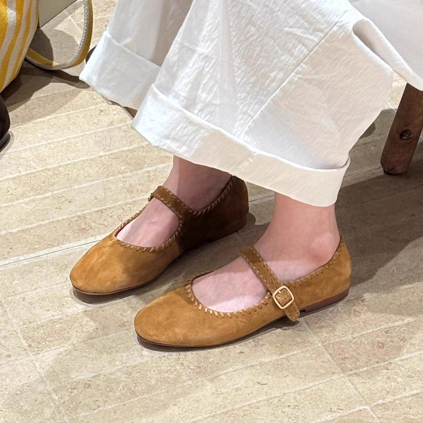 

Retro handmade shoes soft leather one-word buckle Mary Jane flat-soled single shoes women s new round head shallow mouth soft-soled ballet shoes 35 коричневый