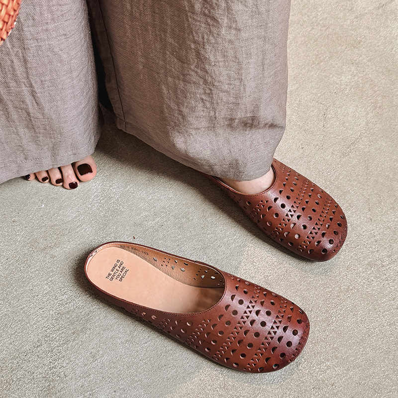 Fashion 2025 New Summer Slippers Genuine Leather Women Shoes Fashion Hollow Out Mules Round Toe Med Heels Cover Toe Slippers Sandals