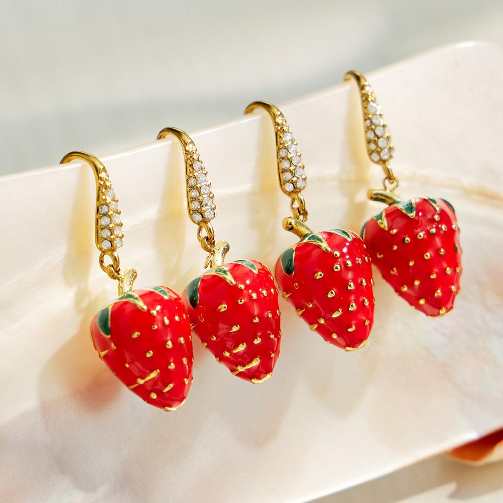 ERESI Fashion Hot-selling Strawberry Stainless Steel 18k Gold-plated Oil-drop Zircon Earrings Sweet and Fresh Jewelry Earrings