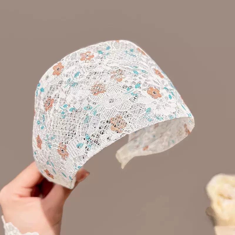 

Women s Soft Fabric Beret Hat with Decorative Flower Accents Adjustable Fit Classic French Style Headwear for Daily Use and Special Occasions One Size