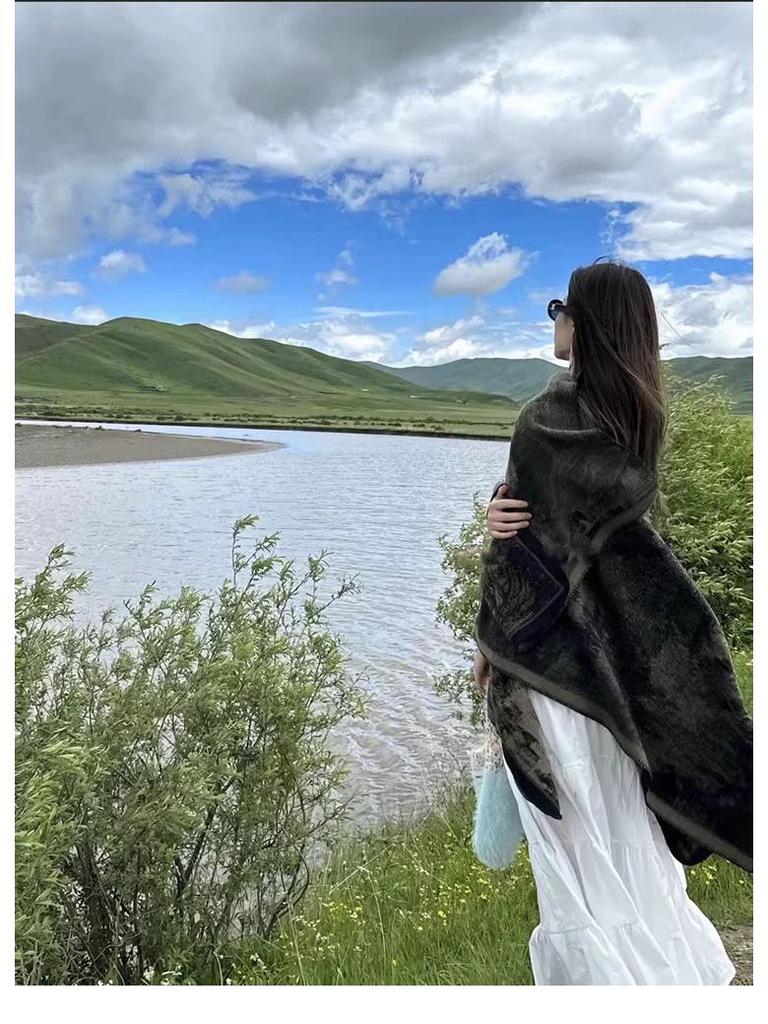 Autumn & Winter Women's Shawl: Xinjiang & Tibet Travel Cape, Thick Western Sichuan Outerwear Cloak