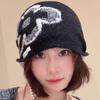 Ins Personality Shows the Face, Small Flower Bag Head Hat, Women's Autumn and Winter Warm Atmosphere, Knitted Hat Cold Hat