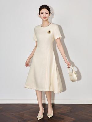 Elegant Women's Spring Linen Dress - Waist-Hugging, Fashionable, and Atmospheric Design