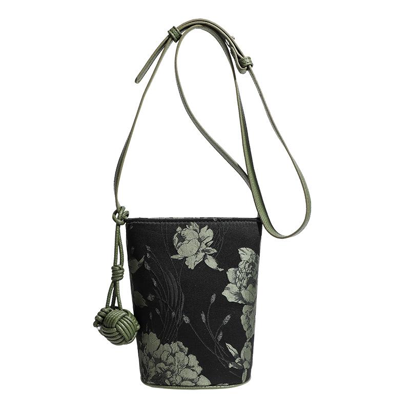 Casual Niche and Versatile Single-shoulder Crossbody Bag Commuting Bucket Bag and Versatile Phone Bag