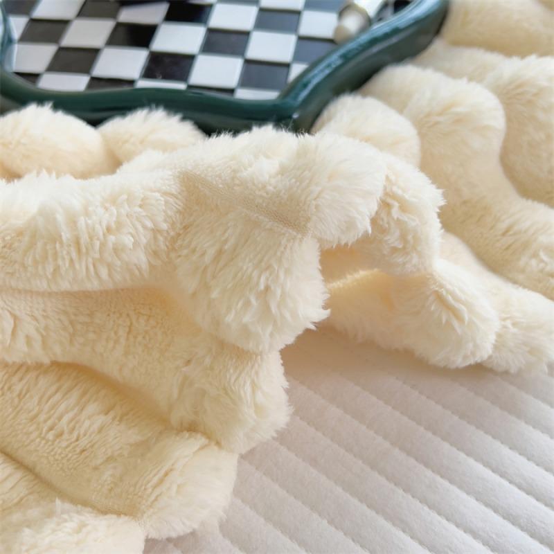 2026 autumn and winter new solid color imitation rabbit fur blanket thickened blanket drawn milk fleece blanket, no pillowcase