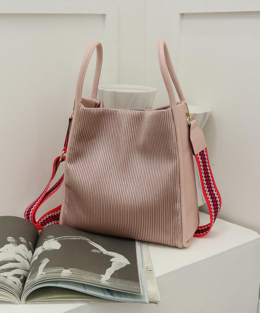 Banabana Bunny A Tote & Crossbody Bag