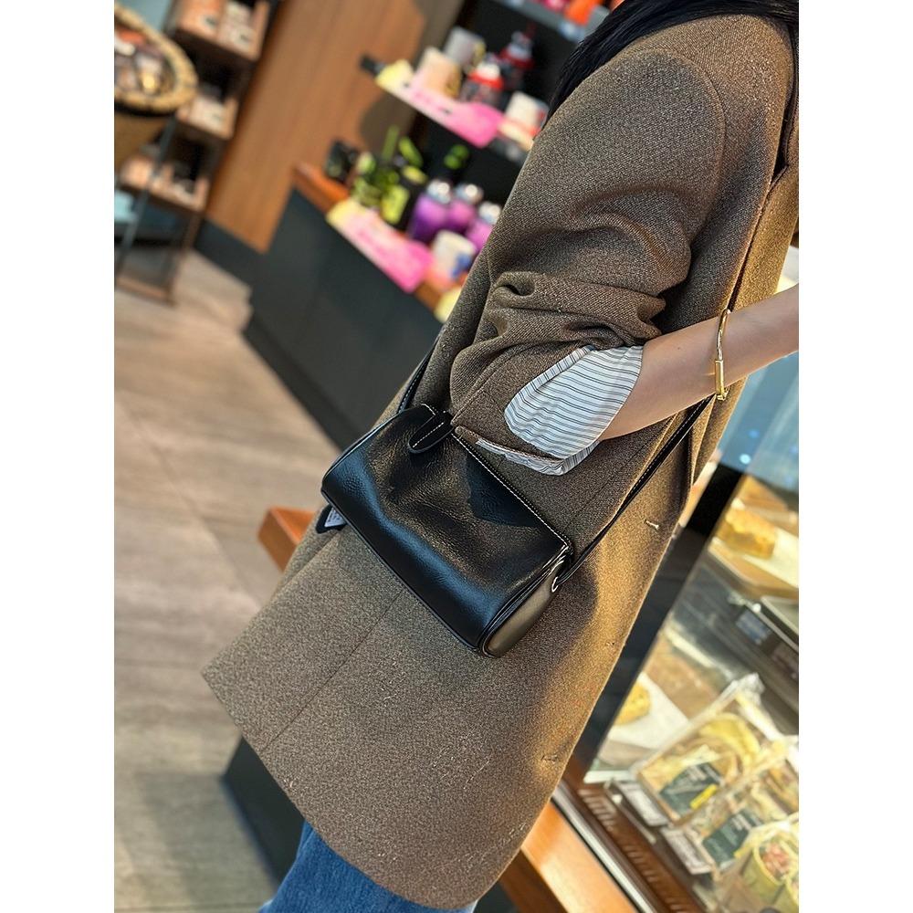 Small satchel women's new fashion exquisite super soft leather shoulder messenger bag female Internet celebrity explosion bag