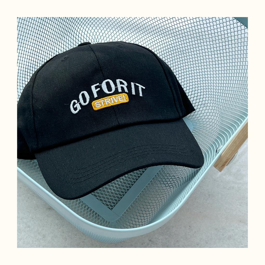 JAYSCE Men's Summer Fashion Peaked Cap Solid Color Adjustable Baseball Cap Golf Embroidered Hat