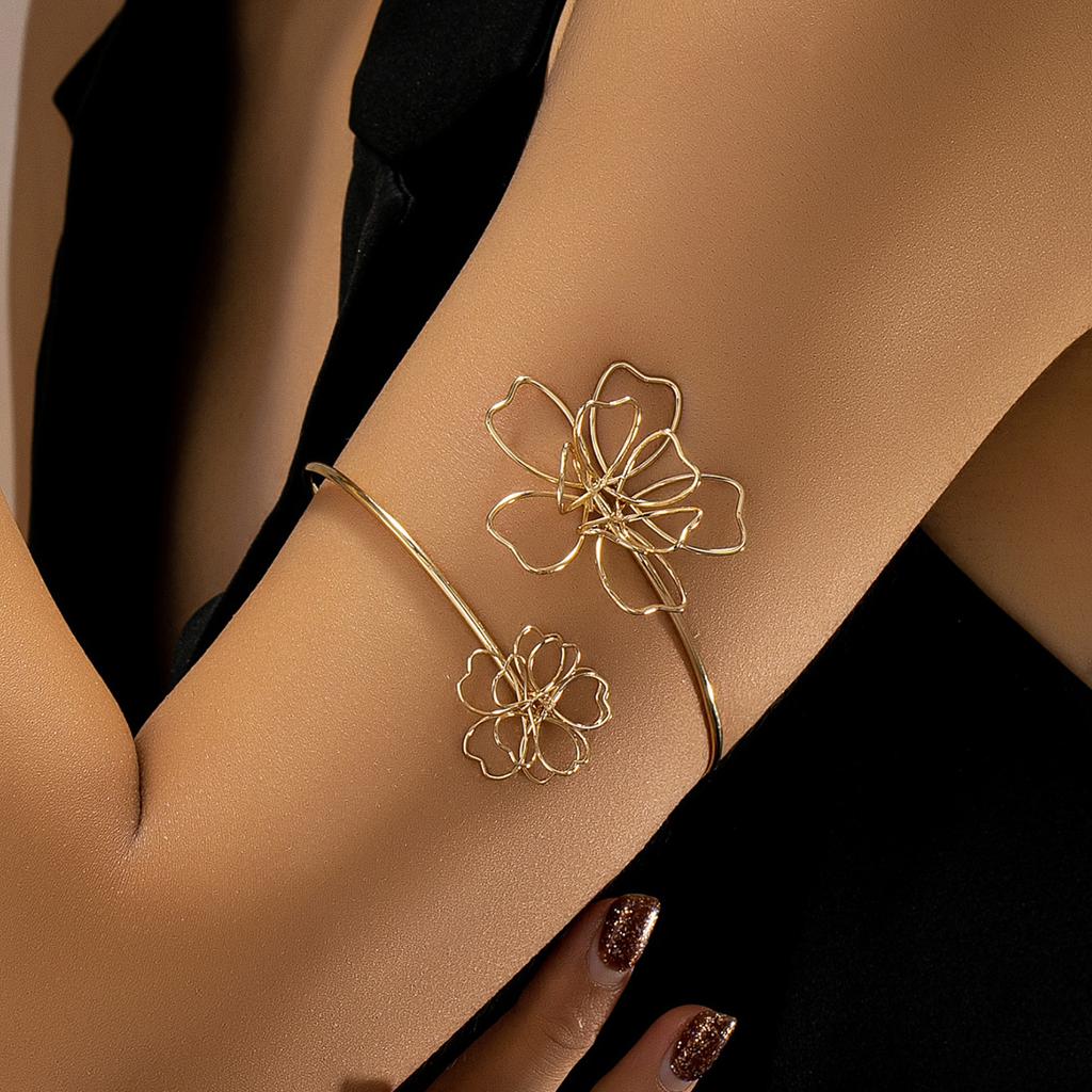Vintage Hyperbolic Layered Wide Wire Bracelet Cuff Bangle for Women New Elegant Exaggerated Wrist Wrap Bangle Hand Jewelry Gift