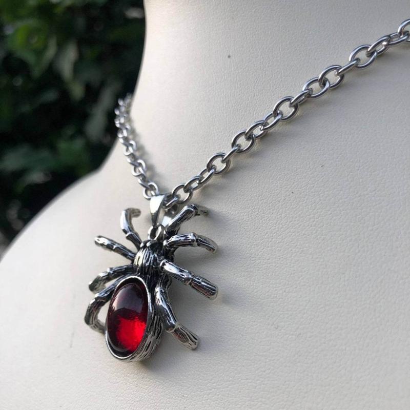 Vintage Spider Crystal Pendant Necklaces for Women Men Gothic Animal Sweater Chain Necklace Punk Hiphop Fashion Jewelry