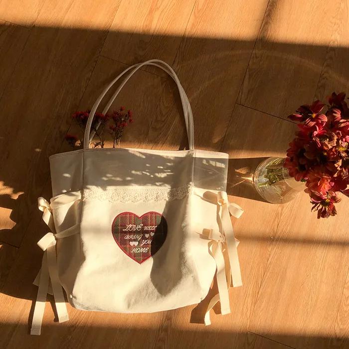 A letter bag_ivory