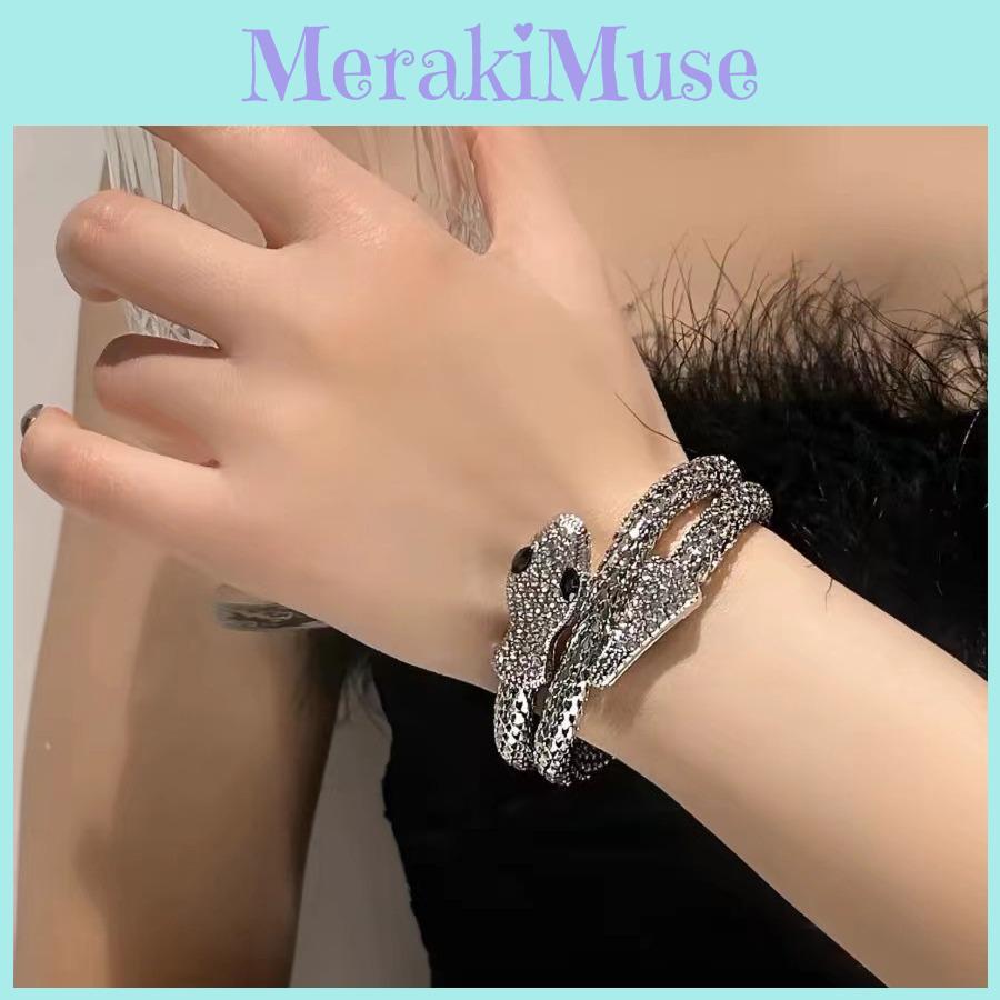 Snakeshaped Alloy Chic Zircon Bracelet For Women Unique And Forward Fashion