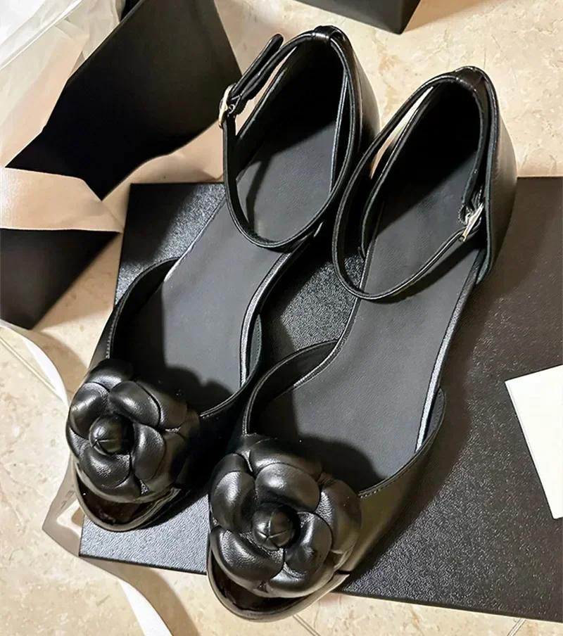 Fashion Luxury Designer Flower Flower Decoration Covered Toe Mary Jane Shoes Women 2025 Summer Hollow Low Heel Soft Leather Flat Sandals