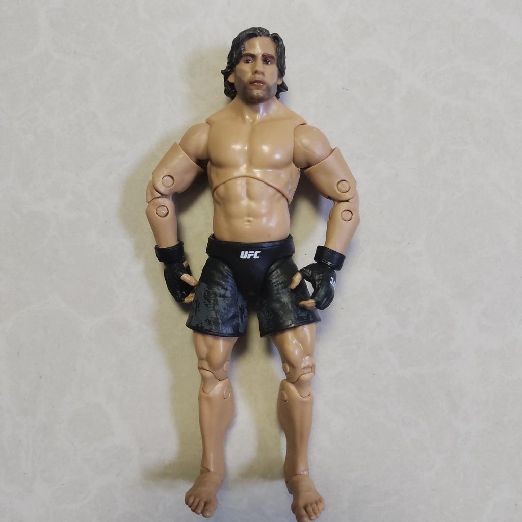 Genuine AEW UFC WWE Fighter &Wrestler Articulated Action Figures,16cm Tall Official Collectible Toys and Desk Ornaments