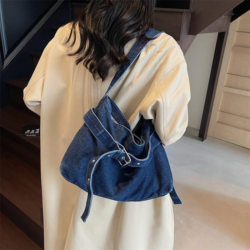 Large-capacity commuter shoulder bag, simple autumn new underarm denim tote women's bag trend