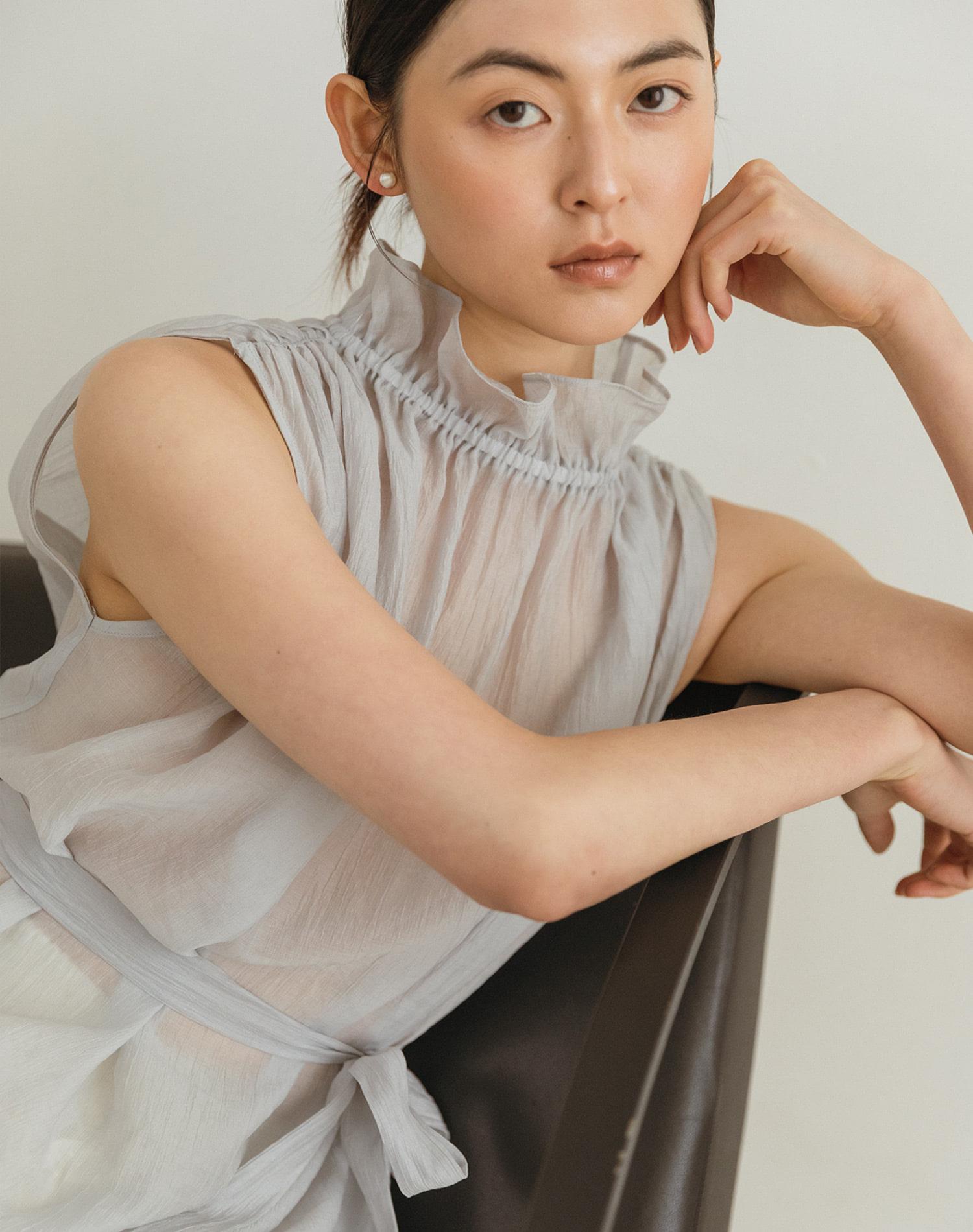 G Mar Neck Prill Sleeveless Blouse Gray Blue Free