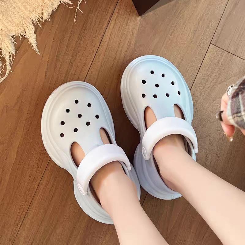 

9018 fashion thick-soled heightening hole shoes 2025 new summer two wear non-slip outer wear soft-soled cool slippers 40/41