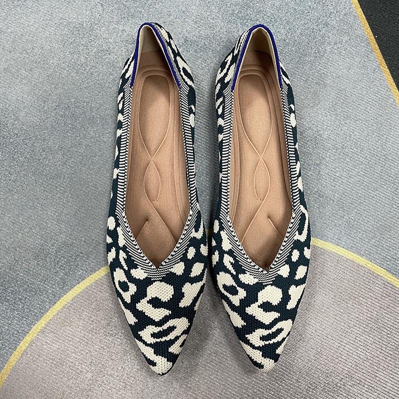 Classic Queen Women's Pointed Toe Fly-Knit Flats, Multicolor, Plus Size 41-43