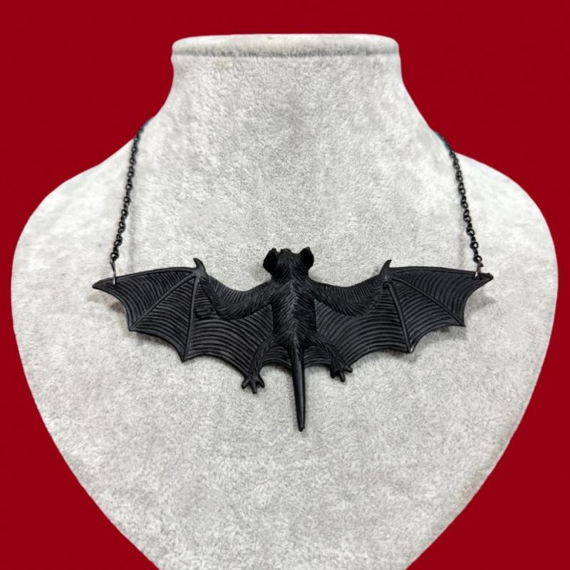 Gothic Black Bat Necklace for Halloween Party
