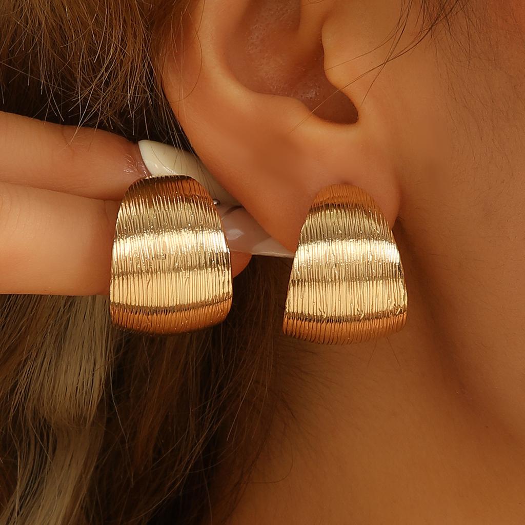 Exaggerated Large Brushed C Shape Wide Surface Light Luxury Earrings For Women