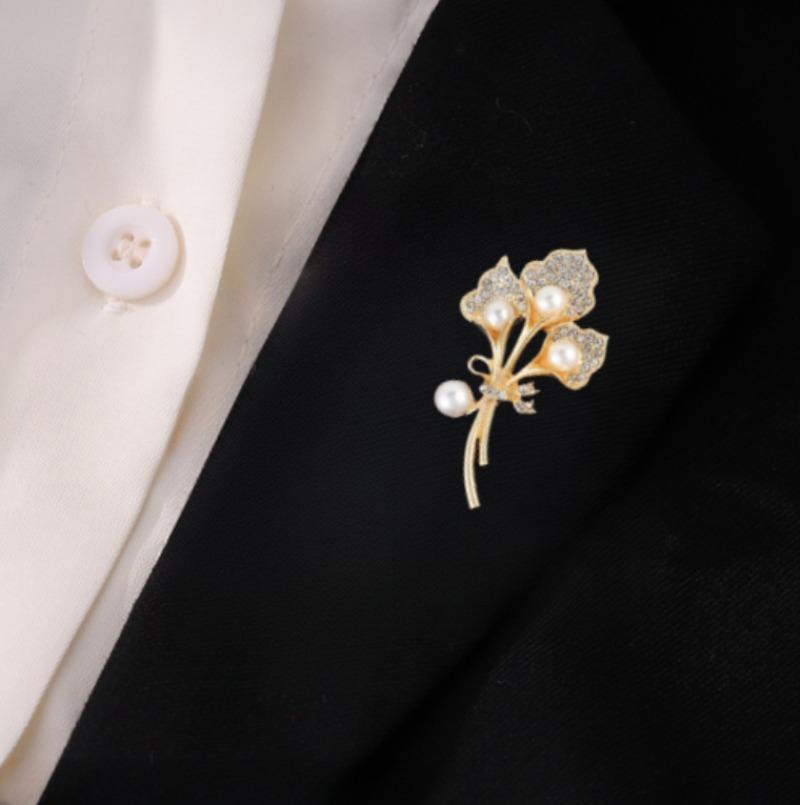 Love Heart Pearl Flower Brooch Women's Alloy Corsage Pin Tulip Flower Pins Elegant Wedding Jewelry Party Suit Accessories