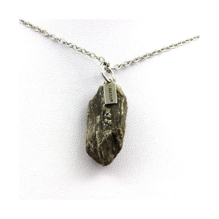 Pierres et Minéraux. Collier Gypse brut. 20.10 ct. Marcieu, Isère, France.