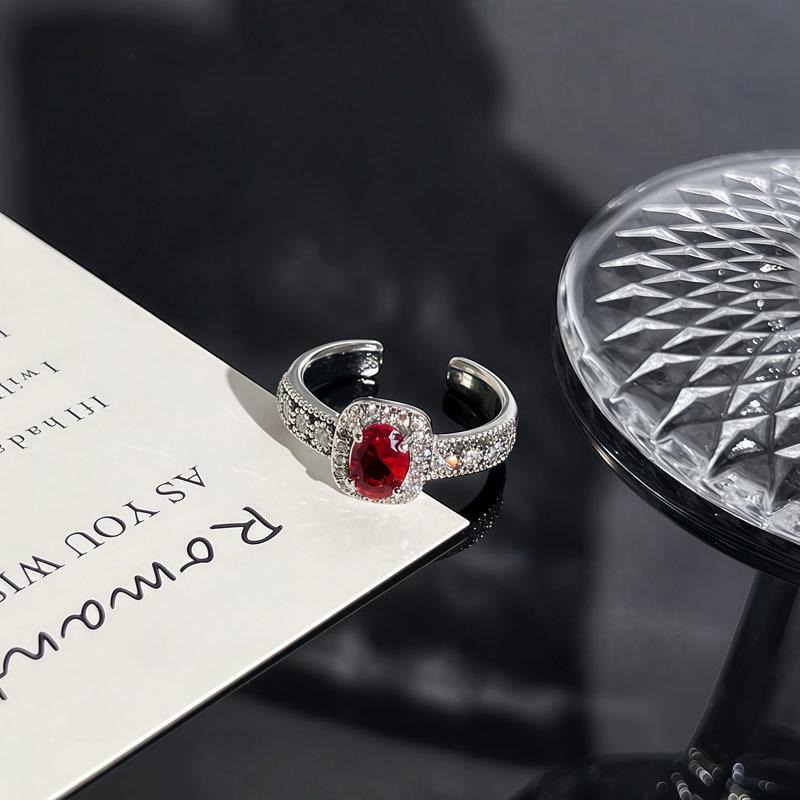 Square Sugar Ring: Women's Luxurious Gemstone Stackable Ring – Geometric Design Cool Style Accessory