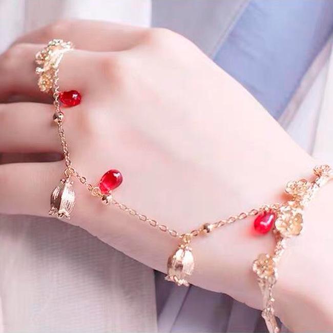 Bracciale anello Hanfu integrato bracciale antico cinese con frange campana di palazzo apertura retrò accessori per mano sposa fatata