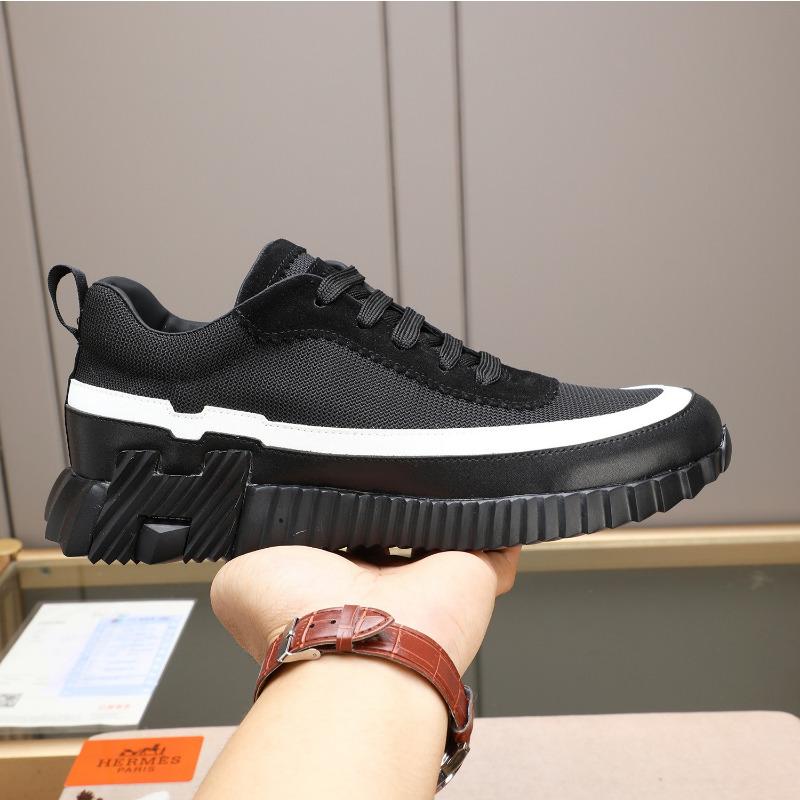 New Fashionable Sports and Leisure Shoes with Low Cut Breathable Comfortable and Lace Up Design for European Stations Trendy Board Shoes for Men