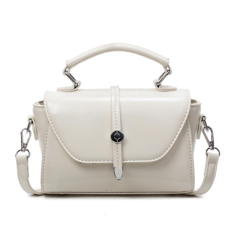 Women's Bag New Versatile Spring and Summer Retro Shoulder Messenger Bag Is Now Popular Portable Small Square Bag