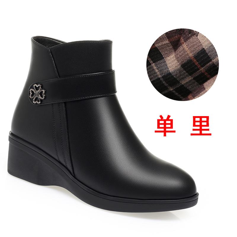 Slope heel mother shoes autumn and winter boots, new soft leather soft-soled short boots velvet leather shoes    and elderly women's cotton shoes