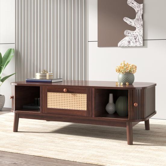 Couchtisch, Rattan-Couchtisch, Schubladen mit Rattan und Schiebetüren mit Massivholzleisten, Beine aus Massivholz, Natürlicher Landhausstil