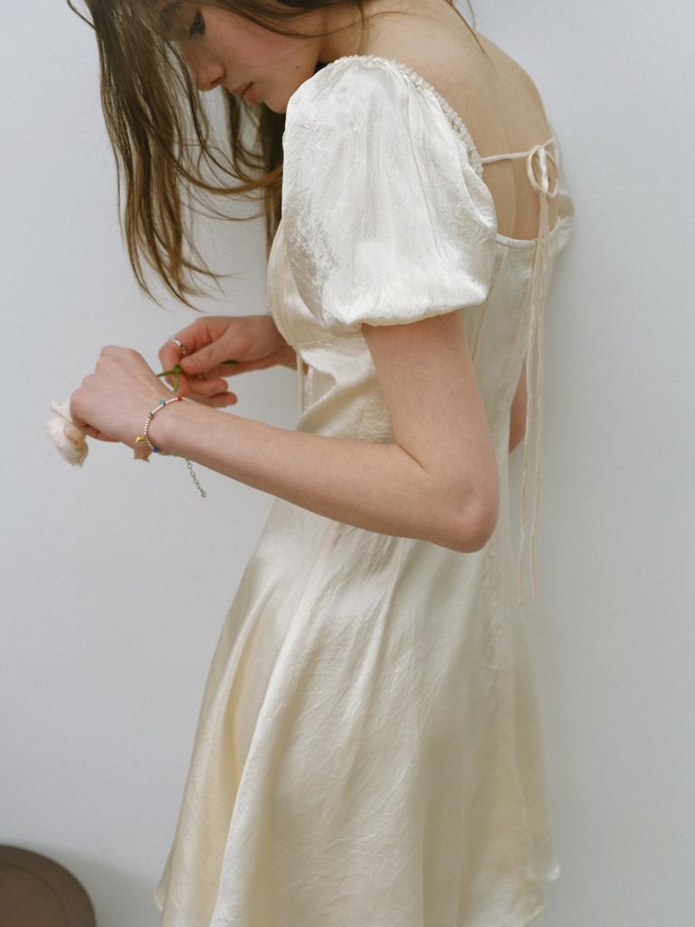 Sinseuden Pearl Glow Ribbon Mini Dress