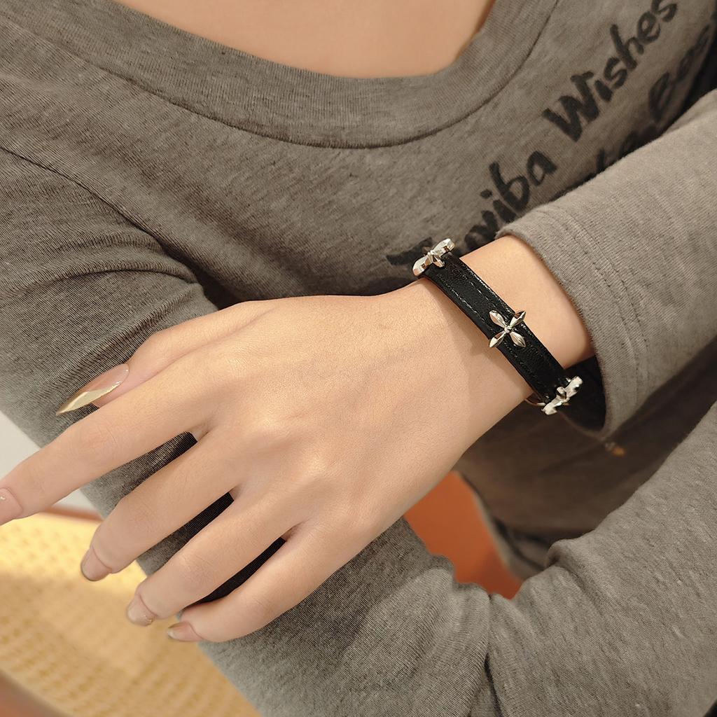 Retro Spice Girl Diablo Cross Bracelet, Niche Punk Leather Hip-Hop Simple Jewelry