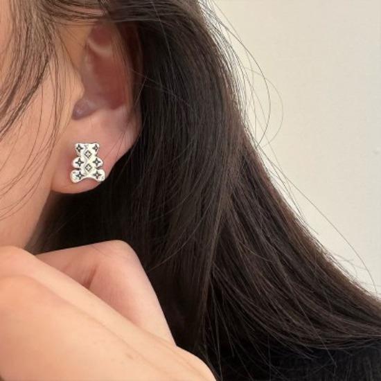 Bear Stud Earrings for Women's Year New Retro Cute Childlike Earrings Modify Face Shape Fashionable Ancient Flowers