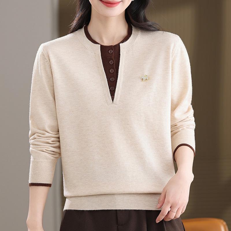 

2026 Spring Stylish Knitwear for Women Aged 40-60: New Two-Piece Look Sweater Top for Mother s Wear Collection 2XL (105-120 Jin)