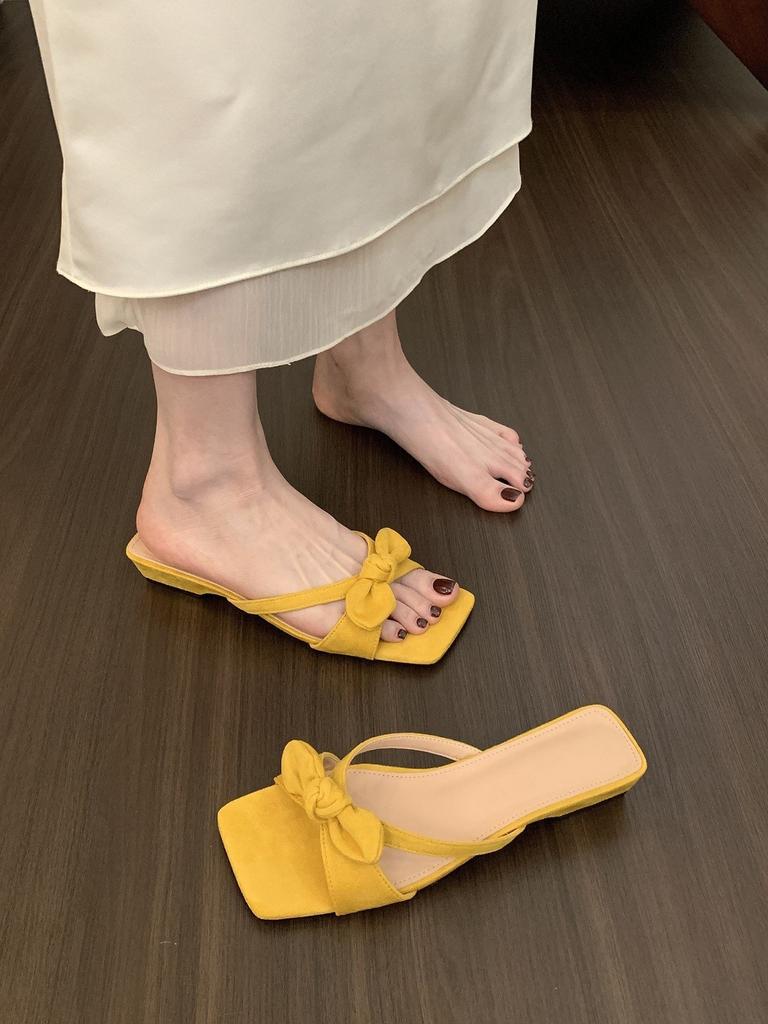 Beautiful silver cool slippers for women's outerwear with skirt Gentle thick heel sandals