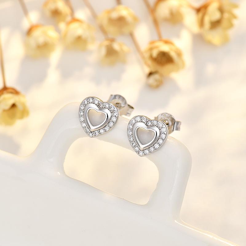 Premium Sense Earrings Micro-set Zirconia Fashion Love Heart Earrings Small Fresh Female Ear Jewelry