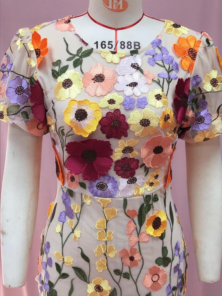 Spring 2025 Light Luxury Embroidered Puff Sleeve Dress