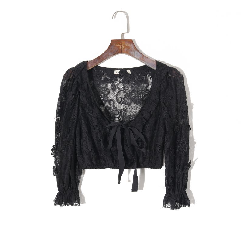 

2025 Женская Весенняя Одежда Свежий Чистый Цвет Кружево Крючком Вырез Элегантность Низкий Квадратный Вырез Шнуровка Пуговицы Короткая Рубашка Black S