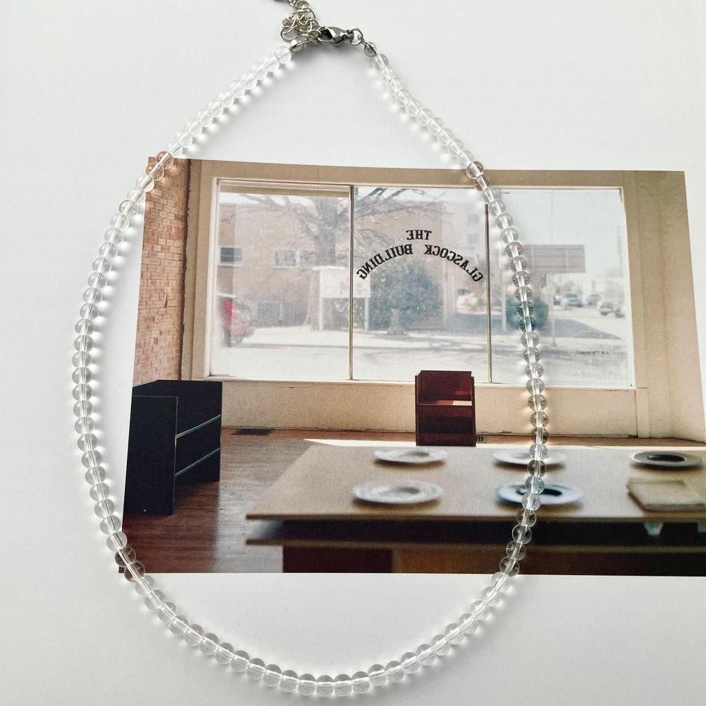 Fashion ice-feeling white crystal glass high transparent round bead necklace versatile simple round bead collarbone chain light luxury women