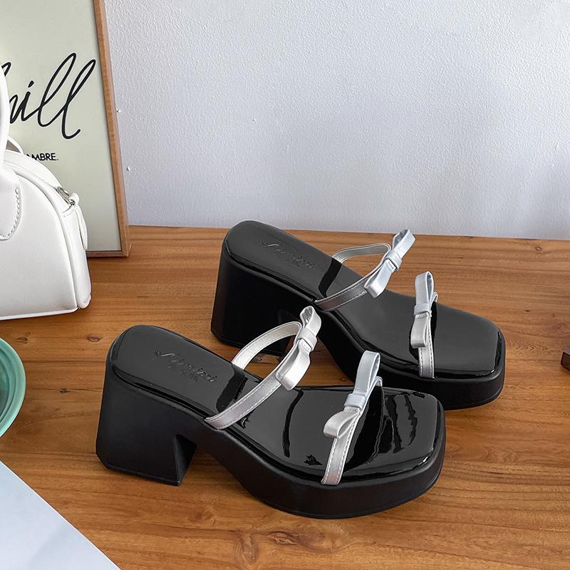 Popular black retro thick high-heeled one-word slippers women's summer wear 2025 new models with skirts to increase height and cool slippers