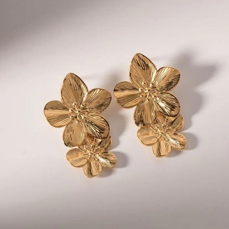 Exaggerated Gold Color Floral Stud Earrings for Women Girls Vintage Metal Two Flower Leaf Earrings Wedding Jewelry Accessories